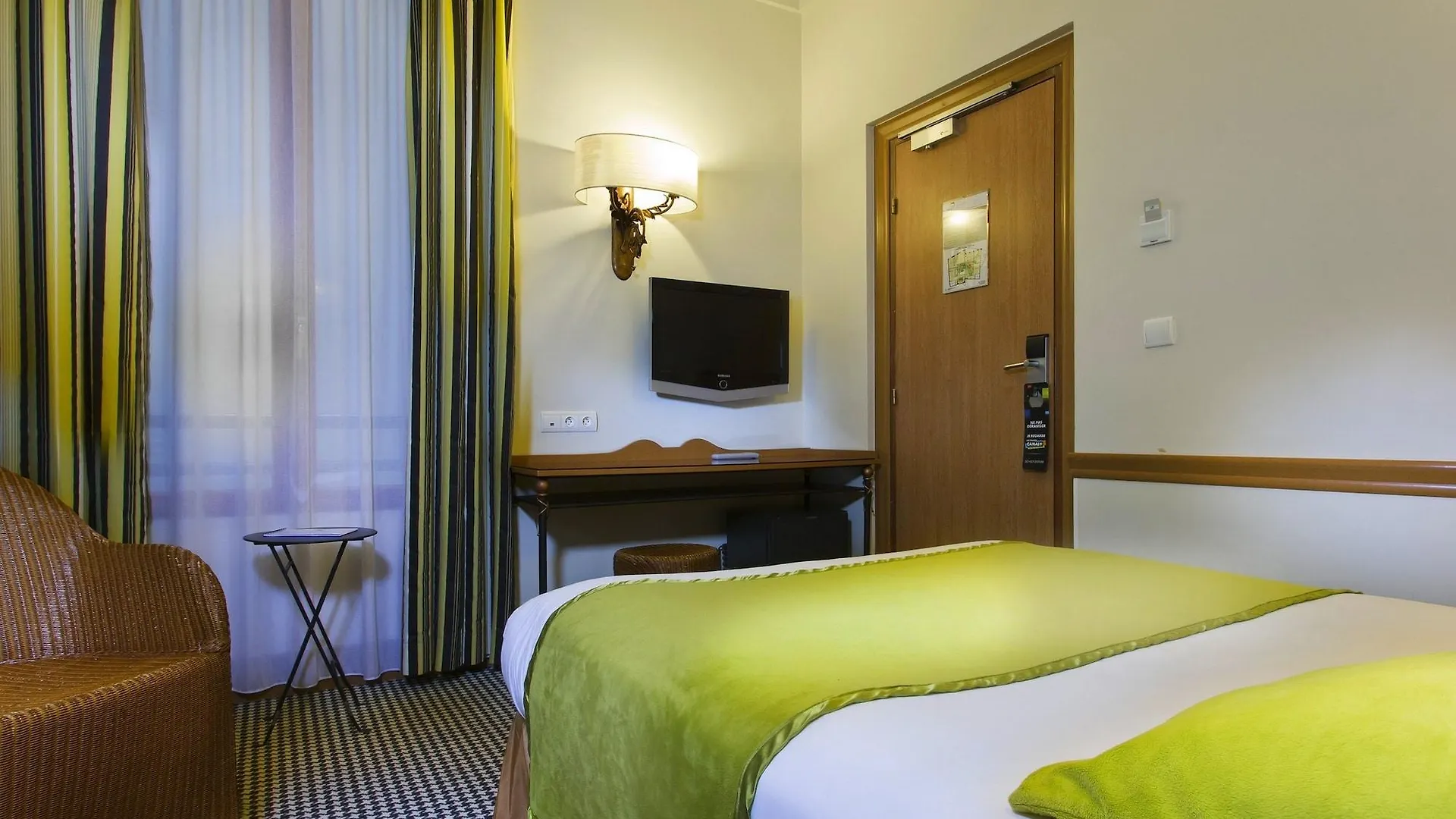 ****  Hotel Des Ducs D'Anjou Paris France